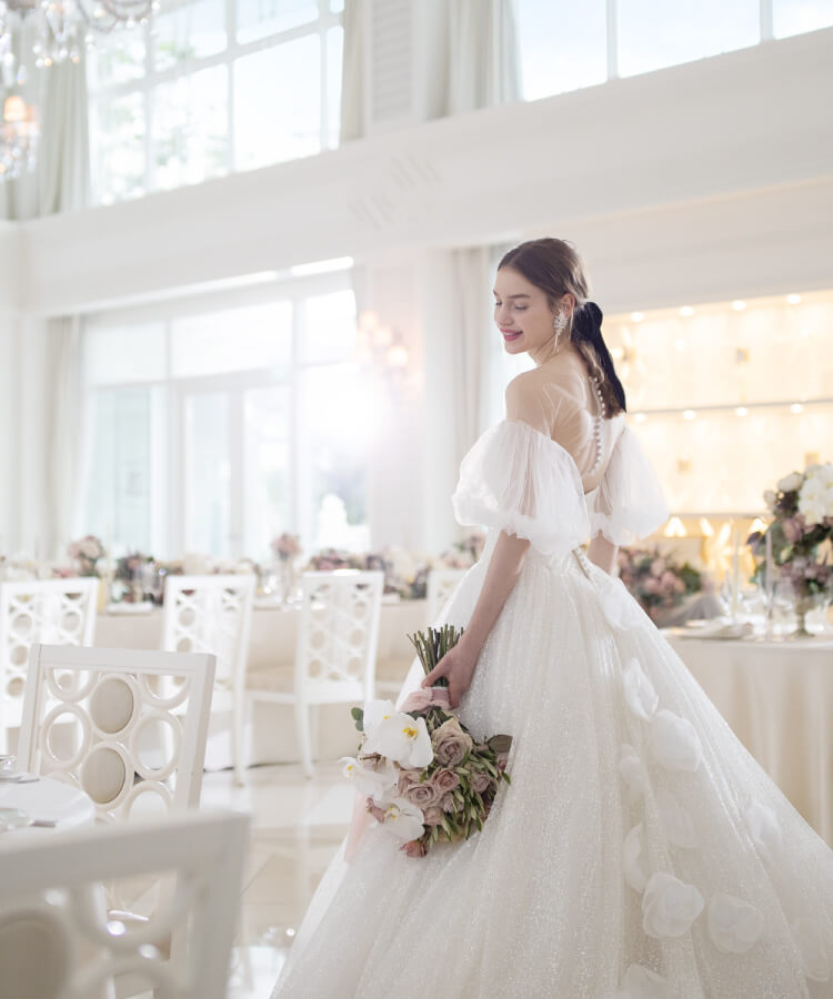 ウェディングドレス | 【公式】大阪・梅田の結婚式場なら ル・センティフォーリア大阪